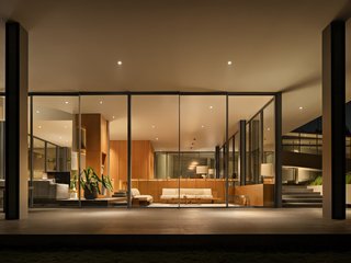 Spacious and Transparent|.